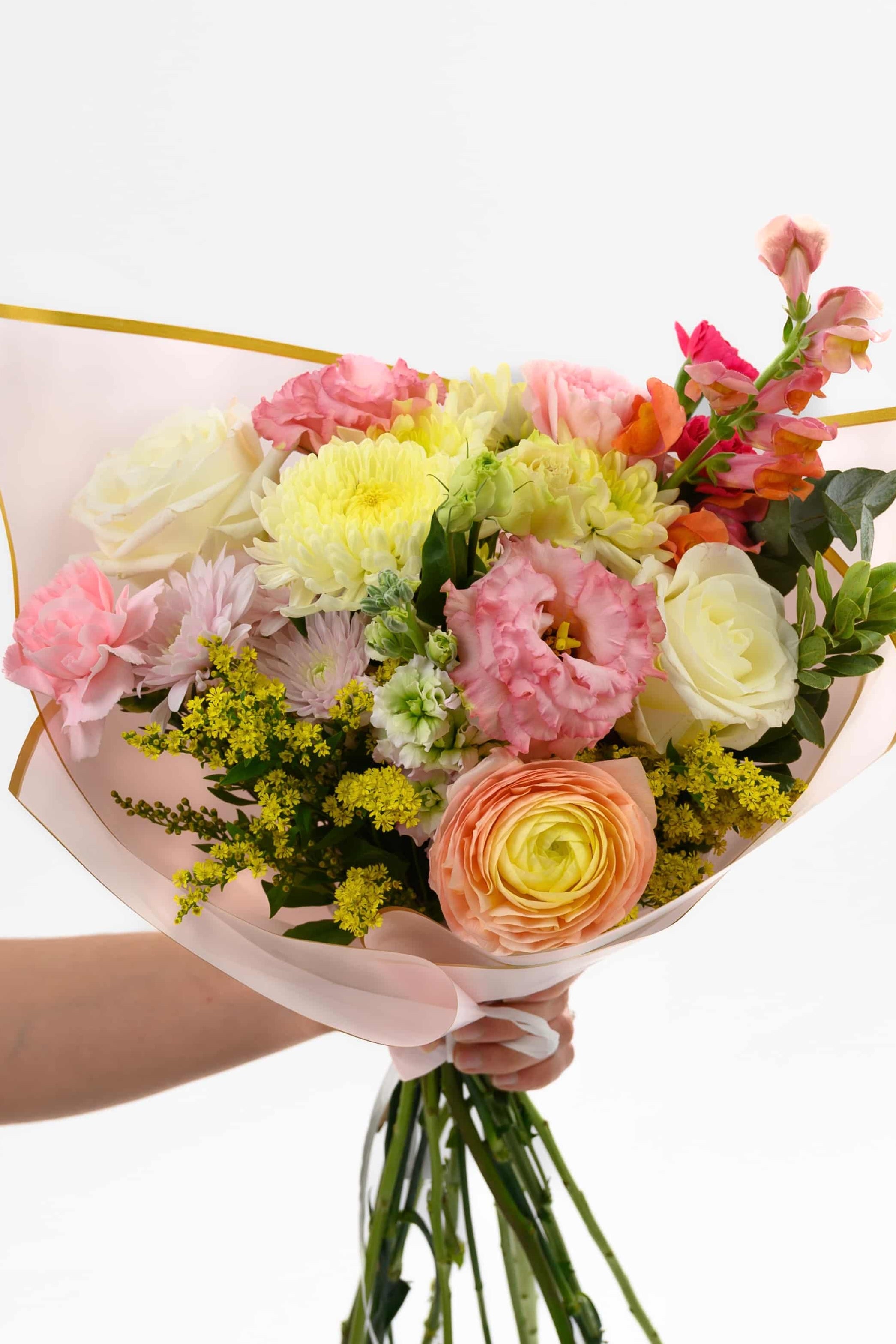 Bouquet of flowers in Moncton New brunswick for delivery, birthday, or romantique gifting in New brunswick. Local delivery fresh flowers made by a local florist.